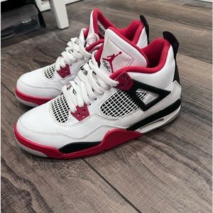 Air Jordan 4 Retro Slightly Worn 7Y/8 women’s Retails: $581